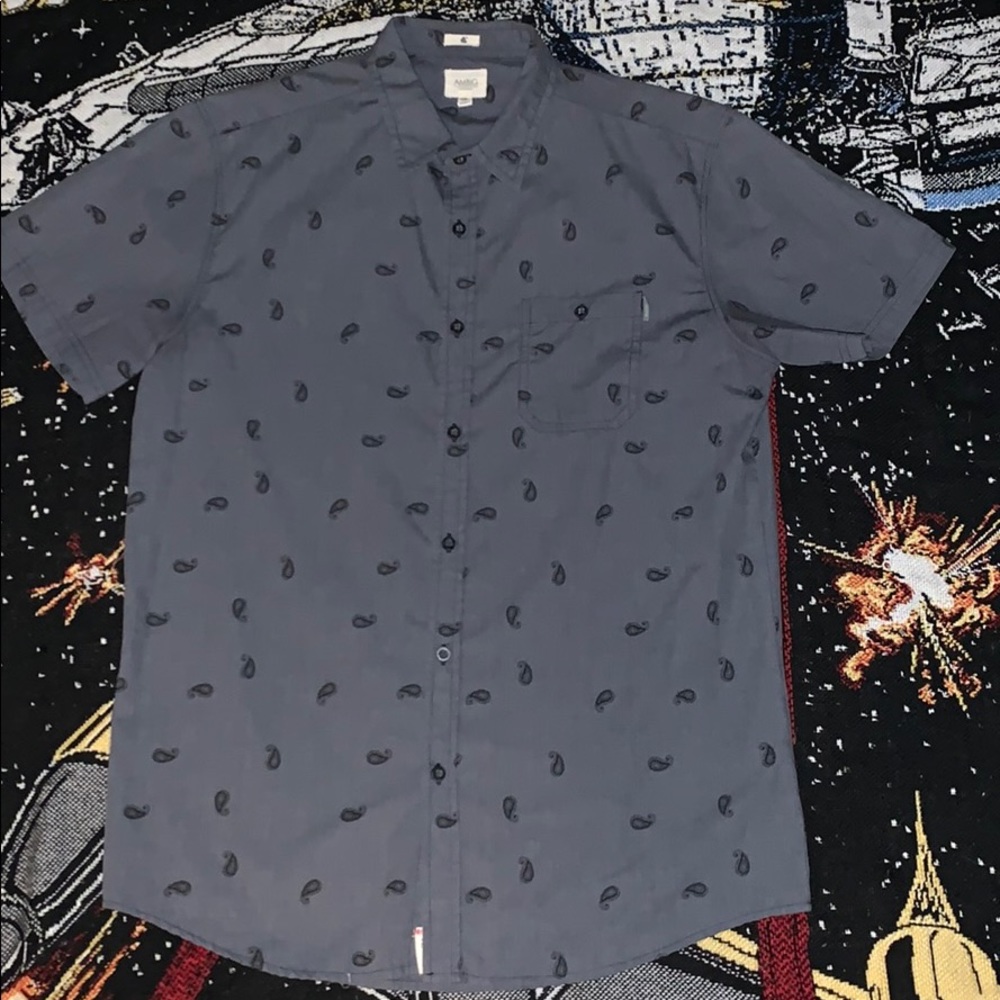 Ambiguous Men’s Size Large Button Front shirt.
